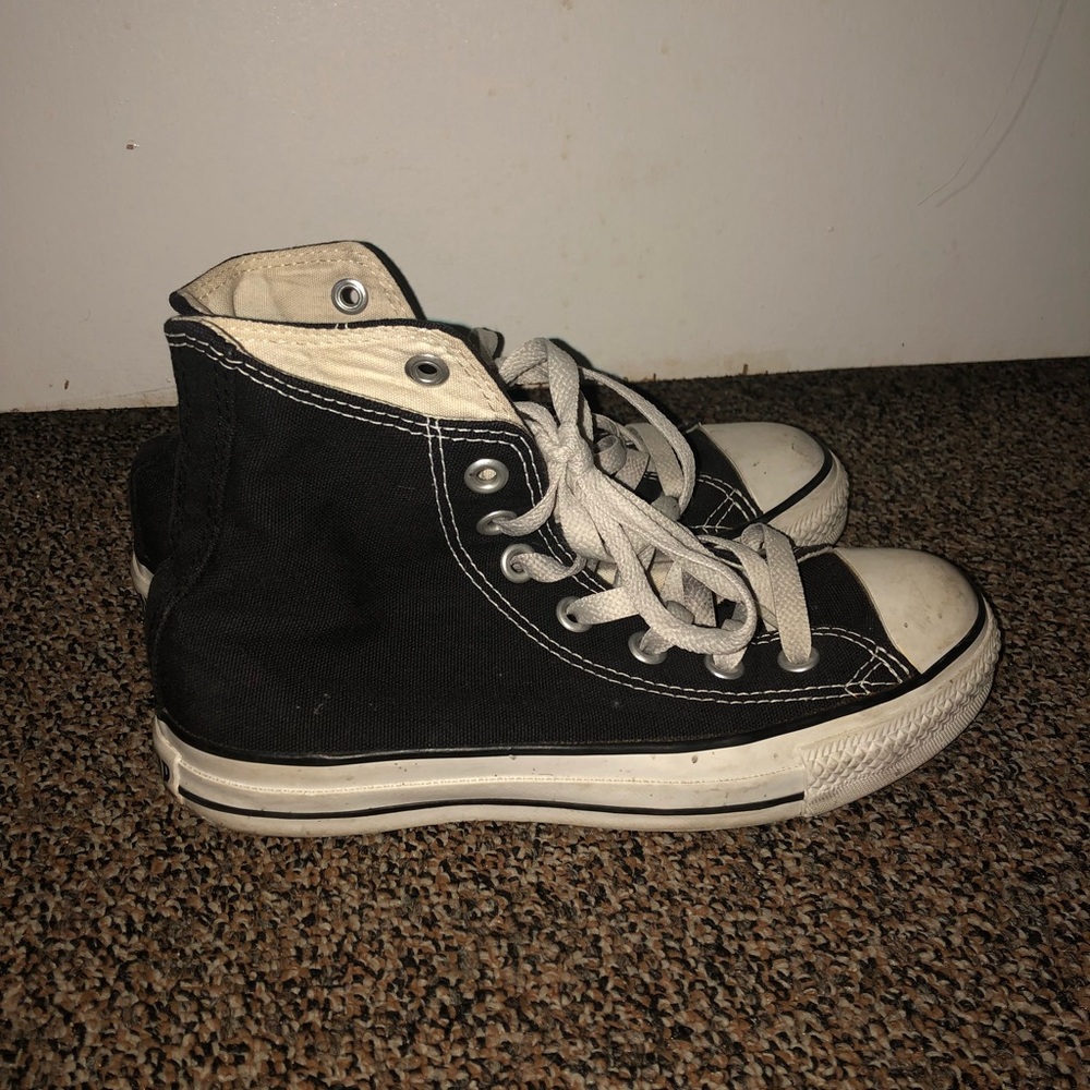 ❗️1 HOUR ONLY❗️Black & White Converse